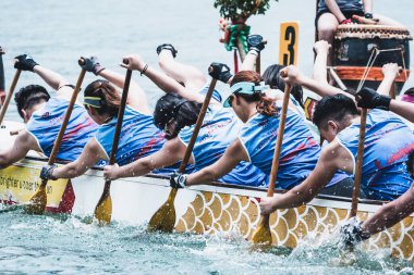 STANLEY-HONG KONG, 6 Haziran 2022: 3 Haziran 'da, Ejderha Tekne Yarışı ilk kez Stanley Main Beach' te yapıldı. COVID-19 salgınından sonra
