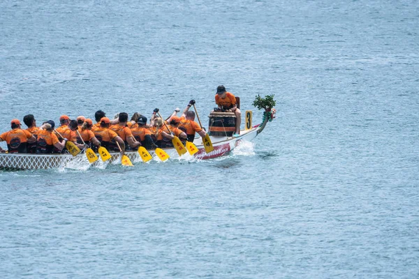 STANLEY-HONG KONG, 6 Haziran 2022: 3 Haziran 'da, Ejderha Tekne Yarışı ilk kez Stanley Main Beach' te yapıldı. COVID-19 salgınından sonra