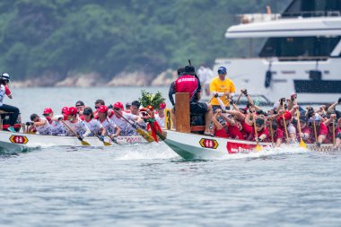 STANLEY-HONG KONG, 6 Haziran 2022: 3 Haziran 'da, Ejderha Tekne Yarışı ilk kez Stanley Main Beach' te yapıldı. COVID-19 salgınından sonra