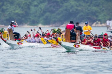 STANLEY-HONG KONG, 6 Haziran 2022: 3 Haziran 'da, Ejderha Tekne Yarışı ilk kez Stanley Main Beach' te yapıldı. COVID-19 salgınından sonra