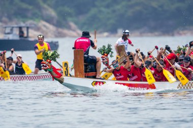 STANLEY-HONG KONG, 6 Haziran 2022: 3 Haziran 'da, Ejderha Tekne Yarışı ilk kez Stanley Main Beach' te yapıldı. COVID-19 salgınından sonra