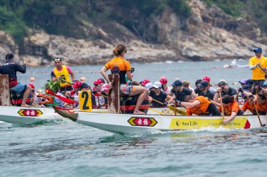 STANLEY-HONG KONG, 6 Haziran 2022: 3 Haziran 'da, Ejderha Tekne Yarışı ilk kez Stanley Main Beach' te yapıldı. COVID-19 salgınından sonra