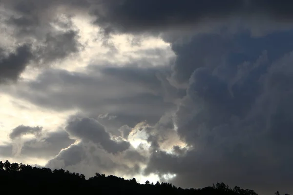 Дощові Хмари Горах Півночі Ізраїлю Штормове Небо Хмарами Від Наступаючої — стокове фото