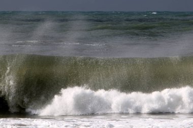 İsrail açıklarında Akdeniz 'de şiddetli bir fırtına var.. 