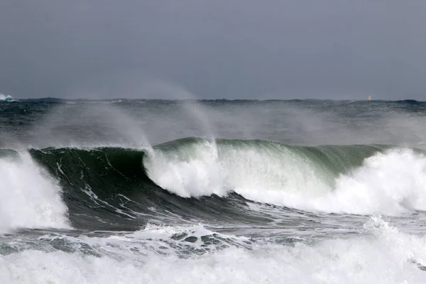 Uma Violenta Tempestade Mar Mediterrâneo Largo Costa Israel — Fotografia de Stock