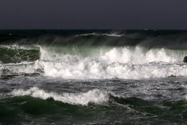 Uma Violenta Tempestade Mar Mediterrâneo Largo Costa Israel — Fotografia de Stock
