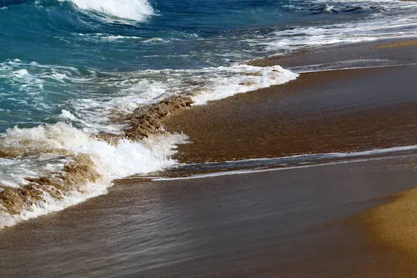 Piaszczysta Plaża Nad Morzem Śródziemnym Północnym Izraelu Gorące Lato Izraelu — Zdjęcie stockowe