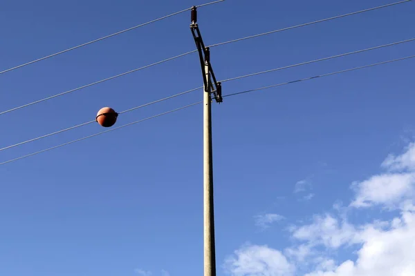 Elektrik Direği Kablo Mavi Gökyüzüne Karşı Srail Deki Elektrik Hatları — Stok fotoğraf