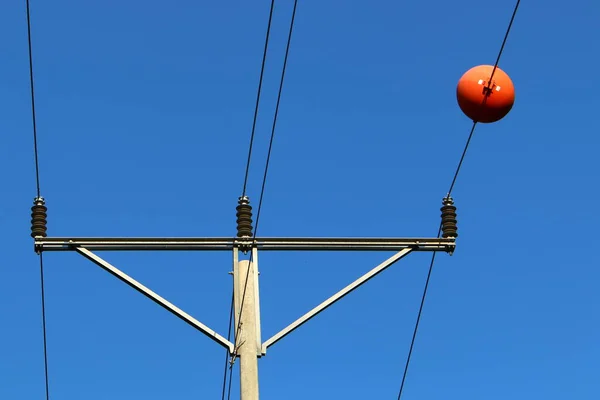 Электрический Столб Провод Против Голубого Неба Линии Электропередачи Израиля Крупным — стоковое фото