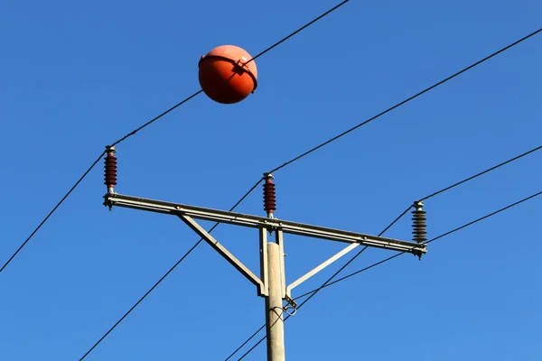 Elektrik Direği Kablo Mavi Gökyüzüne Karşı Srail Deki Elektrik Hatları — Stok fotoğraf