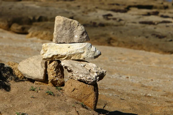 Μεγάλες Πέτρες Ένα Πάρκο Της Πόλης Στις Ακτές Της Μεσογείου — Φωτογραφία Αρχείου