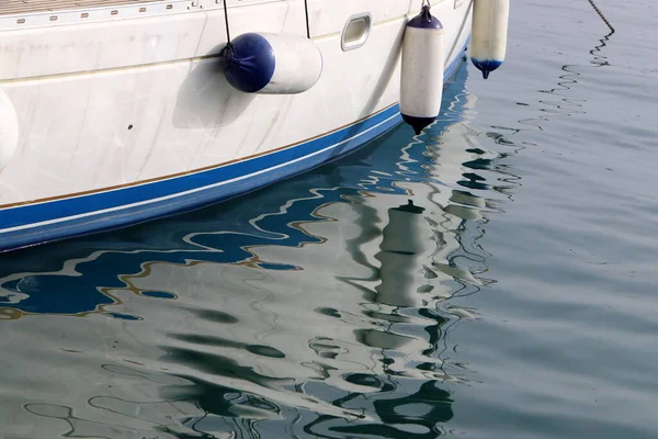 Kajplats Stranden För Förtöjning Båtar Och Yachter — Stockfoto