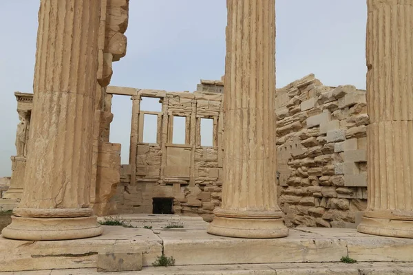 雅典卫城的废墟希腊首都雅典的古老雅典卫城的废墟 — 图库照片