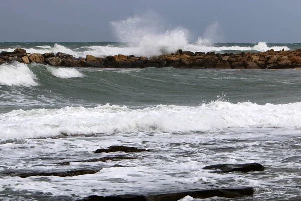 Wellenbrecher Stadtstrand Der Mittelmeerküste — Stockfoto
