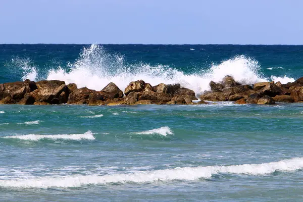 Breakwater Város Strandján Földközi Tenger Partján — Stock Fotó