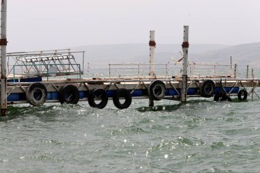 Kinneret Gölü, İsrail 'in kuzeydoğusunda bir tatlı su gölüdür. Celile Denizi 'nde sis. 