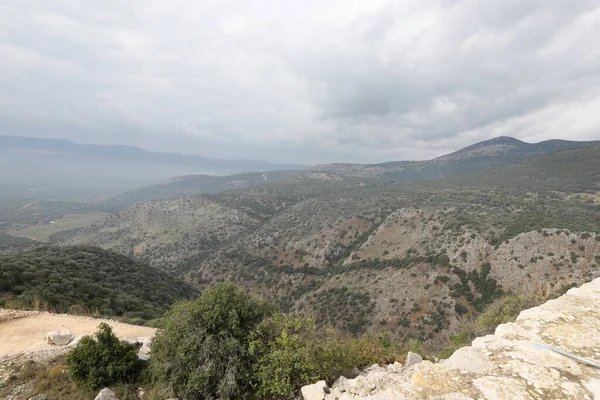 以色列北部山区的风景 戈兰高地的春花盛开 — 图库照片