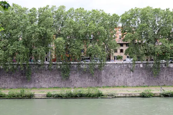 Talya Nın Başkenti Roma Daki Tiber Nehri Üzerindeki Köprüler Kıyılar — Stok fotoğraf