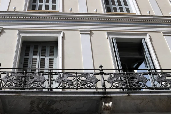 Balcony作为以色列住房建造的建筑细节 — 图库照片