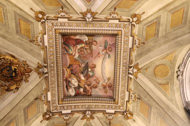 İtalya 'nın başkenti Roma' nın ebedi şehri olan kiliselerdeki altın duvar ve kubbeler. 