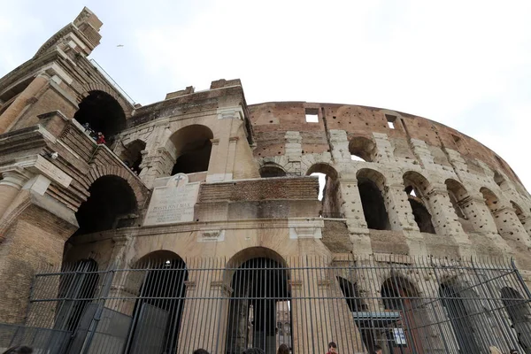 Coliseu Anfiteatro Flaviano Monumento Arquitetônico Roma Antiga — Fotografia de Stock