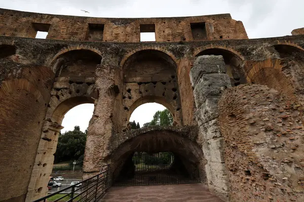 Coliseu Anfiteatro Flaviano Monumento Arquitetônico Roma Antiga — Fotografia de Stock