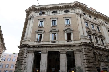 06 numara. - 05. 2022 yılı. Roma 'nın sonsuz şehrindeki binalar ve binalar sokaklardadır.. 