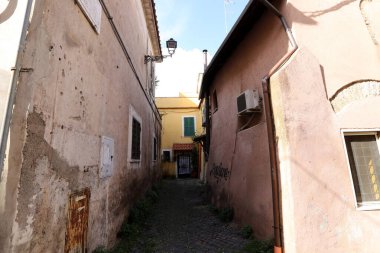 06 numara. - 05. 2022 yılı. Roma 'nın sonsuz şehrindeki binalar ve binalar sokaklardadır.. 