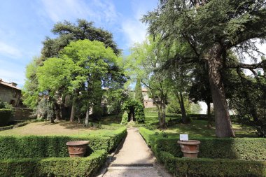 Tivoli, İtalya, 09 Mayıs 2022: Roma yakınlarındaki Tivoli 'de bulunan Villa d' Este 'nin Dış İşleri. Muhteşem Rönesans Sarayı. Tarihi Eserler ve UNESCO Dünya Mirası Alanı 