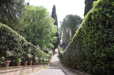 Tivoli, İtalya, 09 Mayıs 2022: Roma yakınlarındaki Tivoli 'de bulunan Villa d' Este 'nin Dış İşleri. Muhteşem Rönesans Sarayı. Tarihi Eserler ve UNESCO Dünya Mirası Alanı 