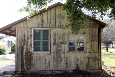 Küçük pencere, İsrail 'de konut inşaatının mimari bir ayrıntısı.. 