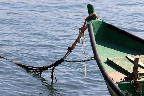 Corda Porto Marítimo Costa Mediterrâneo Para Ancorar Barcos Iates — Fotografia de Stock
