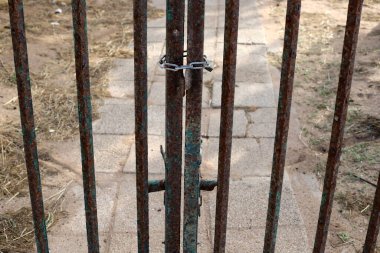 Eski ve paslı metal ürünleri ve yapıları. Eski ve paslı demirin dokusu 