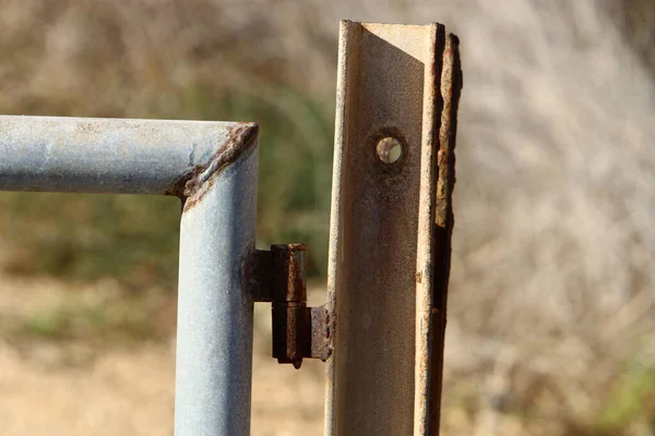 Fragment Gamla Och Rostiga Metallprodukter Och Strukturer Konsistens Gammalt Och — Stockfoto