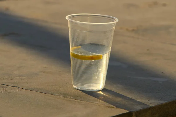 Unfinished Glass Soft Drink Thrown Street — Stockfoto