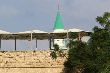 Religious buildings and structures in the cities of Israel. 