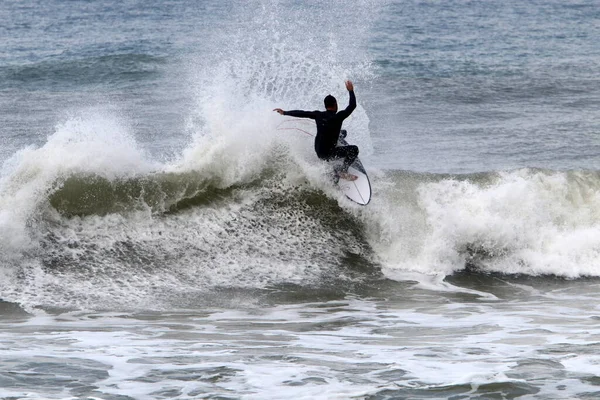 Surfing High Waves Mediterranean — Stock fotografie