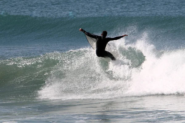 Surfing High Waves Mediterranean — Foto Stock