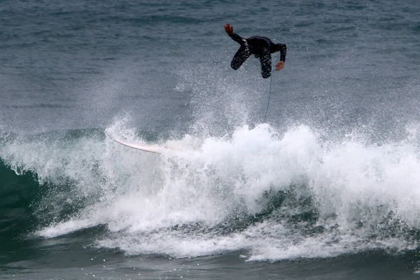 Surfing High Waves Mediterranean — Fotografia de Stock