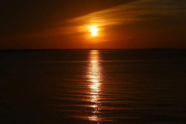 Sol Põe Abaixo Horizonte Lago Água Doce Norte Canadá — Fotografia de Stock