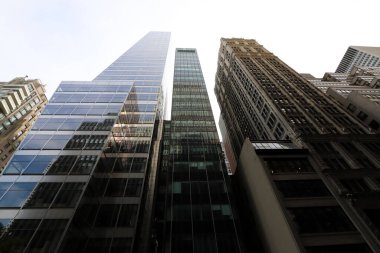 New York, ABD. 3 Eylül 2022. Nizhny Manhattan 'ın uzun evleri ve gökdelenleri.