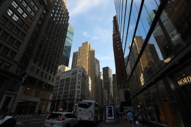 New York, ABD. 3 Eylül 2022. Nizhny Manhattan 'ın uzun evleri ve gökdelenleri.
