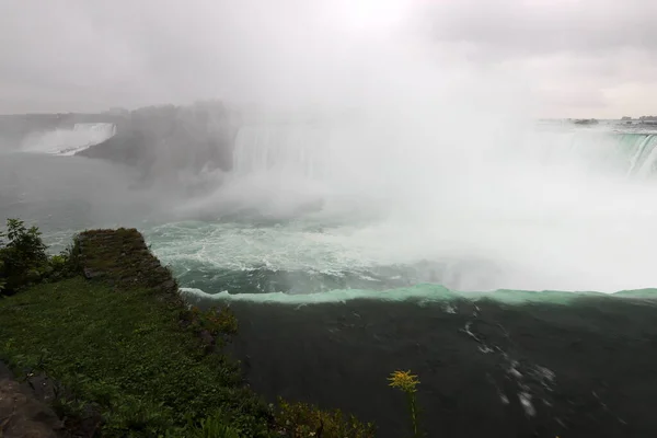 Kanadensiska Fall Niagara Floden Höst Regnig Dag — Stockfoto