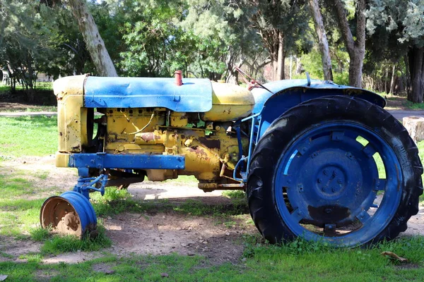 Oude Landbouwmachines Israël — Stockfoto