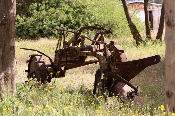 Régi Mezőgazdasági Gépek Izraelben — Stock Fotó