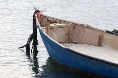Tekne ve yatlar için kıyıdaki rıhtım.. 