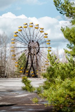 Pripyat lunaparkındaki dönme dolap Chornobyl.