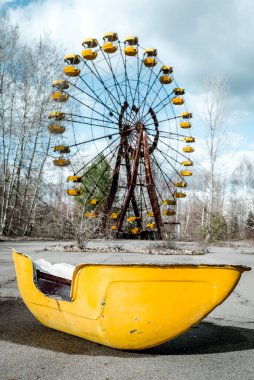 Pripyat lunaparkındaki dönme dolap Chornobyl.