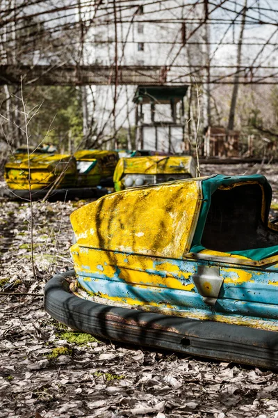 Pripyat lunaparkındaki Chornobyl 'de arabaların cazibesi