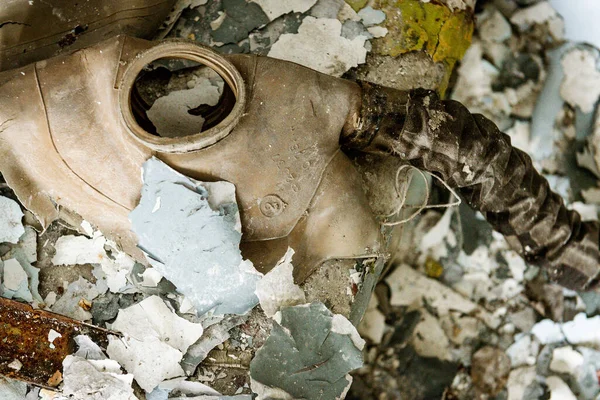 Chornobyl afet bölgesinde kullanılan gaz maskesi ve ekipman